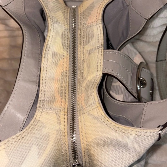 Coach Gray and Cream Shoulder Bag - Picture 5 of 10